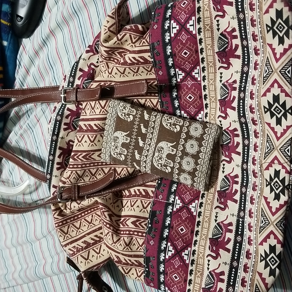 Elephant tote bag & sunglasses holder with pictures inside of the bag